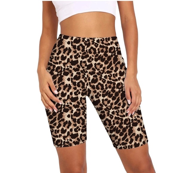 Onzie Leopard Print Biker Shorts leggings - Picture 3 of 10